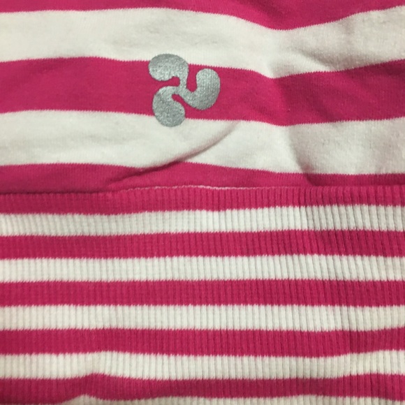 Triple flip crew neck (fits actual size 8) - Picture 3 of 4